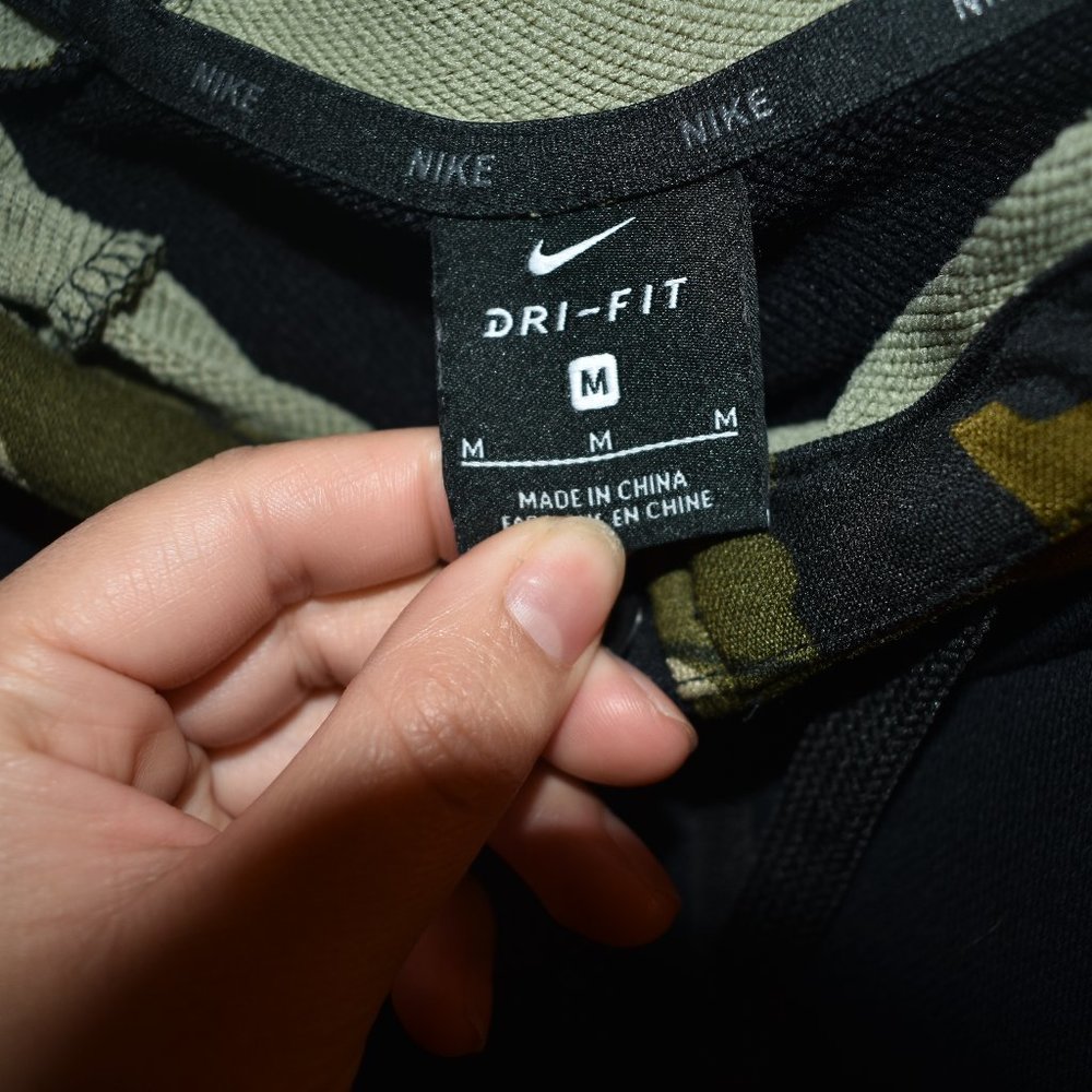 Nike Dri-fit Zip up sweater Medium - Picture 2 of 4